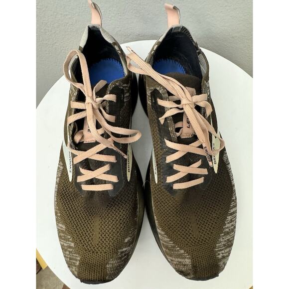 Brooks‎ Levitate 4 Shoes Women's 10.5 Green Pink Athletic Running Sneaker Flawed - Picture 2 of 8